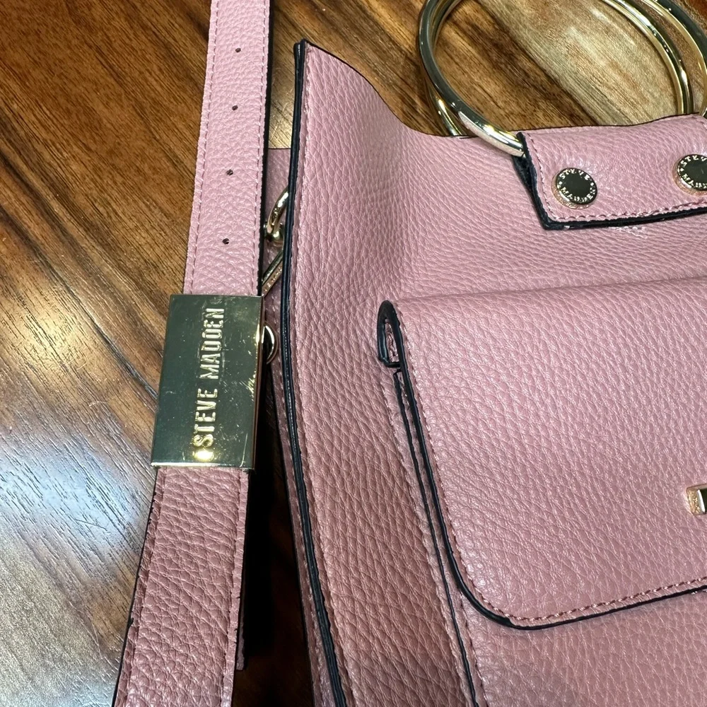 Steve Madden Pink Shoulder Bag Set with Modern Design - Picture 5 of 7